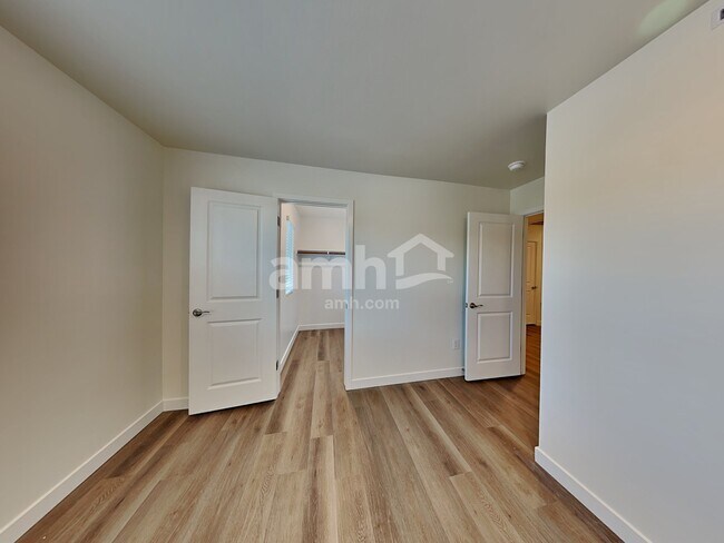 Building Photo - 6530 E Paseo Baranda