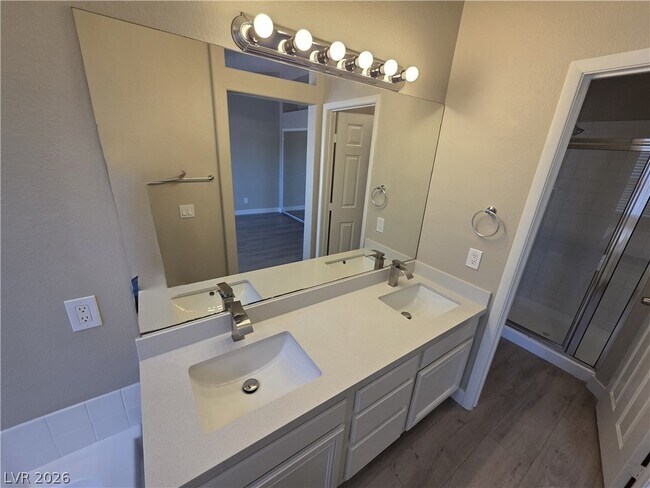 Building Photo - 626 Palmwood Ln