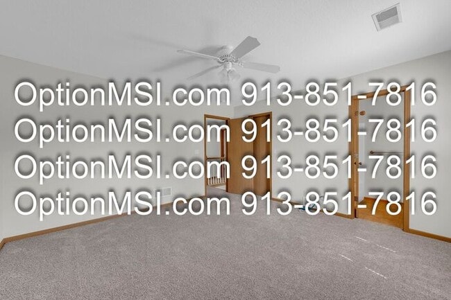 Building Photo - Overland park duplex!