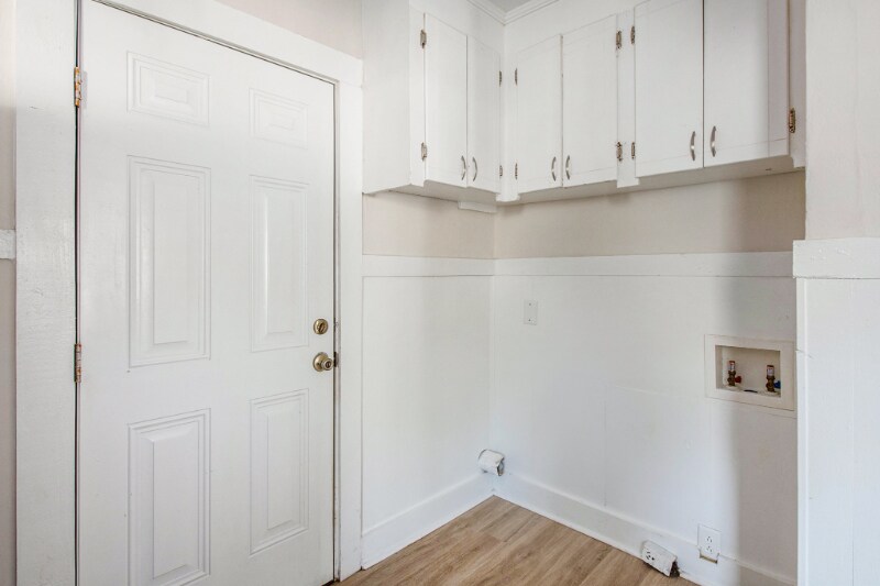 Building Photo - 2755 E Surrey Dr