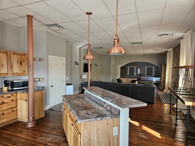 Primary Photo - 301 Broadway