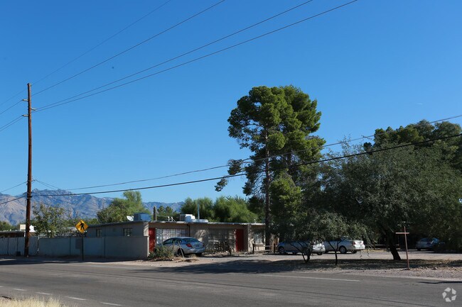 Building Photo - 3513 E Willard St