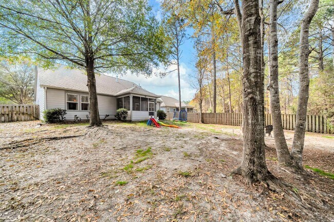 Building Photo - 65 Concert Ct