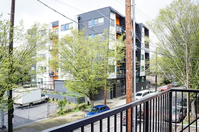 Building Photo - Stunning 1-Bedroom w W/D + Balcony Ready Mid-June!