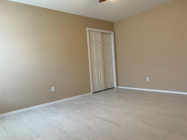 Building Photo - 309 Decker Dr