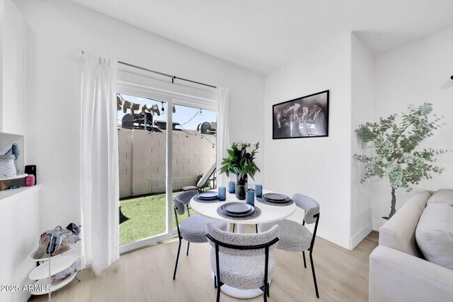 Building Photo - 3034 N 39th St