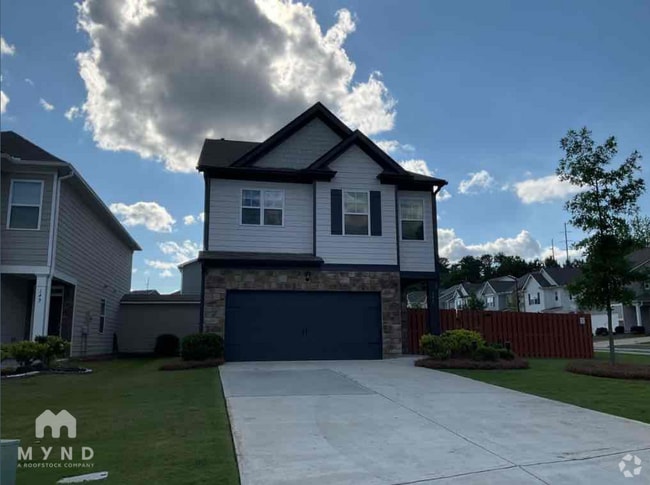 Building Photo - 151 Woodhouse Cir