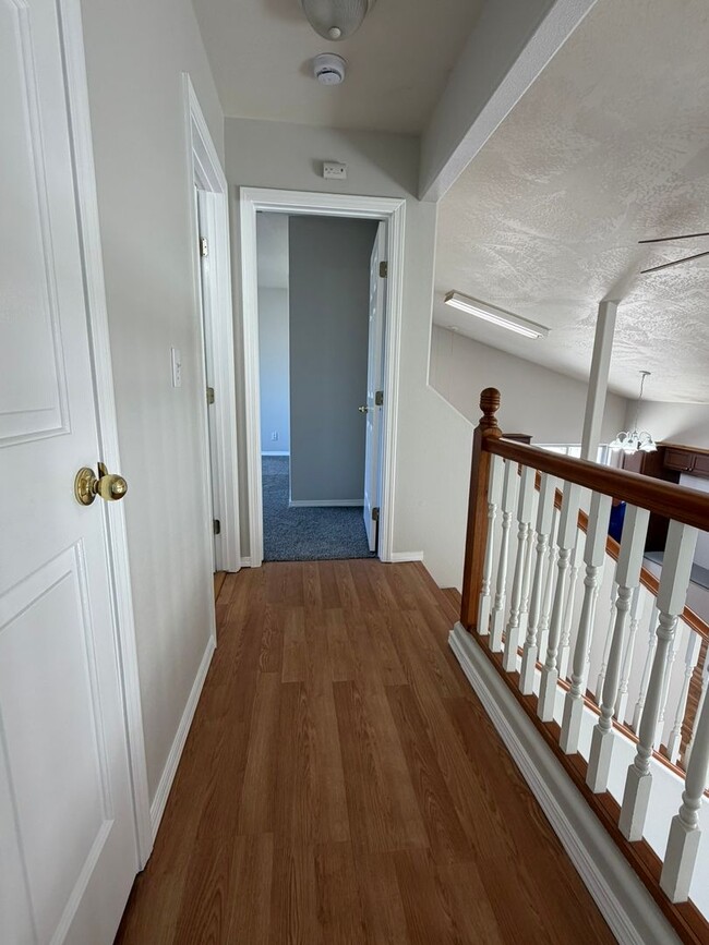Building Photo - Great 4 bed 2 bath home with RV parking in...