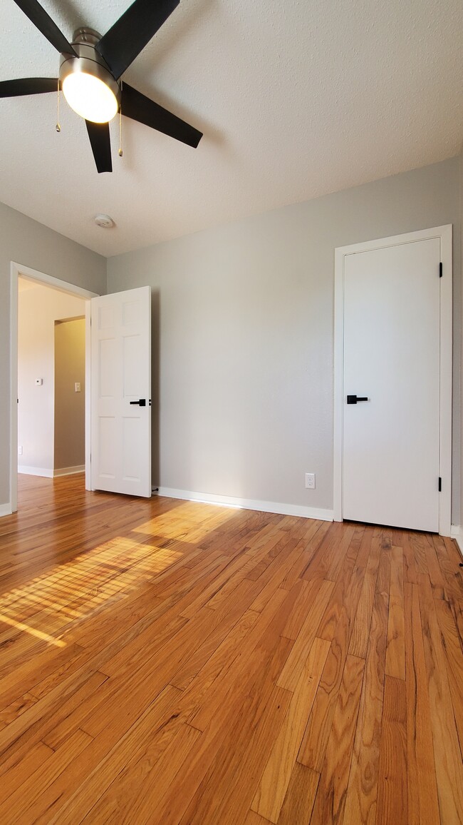 Building Photo - 1232 11th St NW