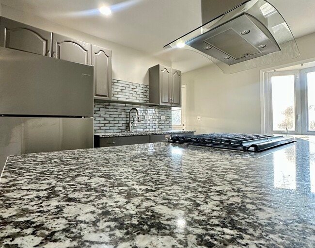 Building Photo - 344 Hickory Ave