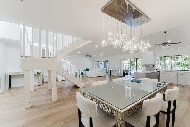 Building Photo - 665 Jeffery St