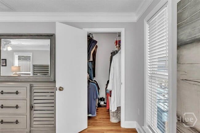 Building Photo - 404 E 66th St