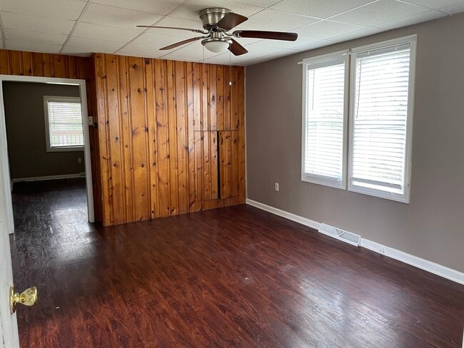Building Photo - 11 Strabane Ave