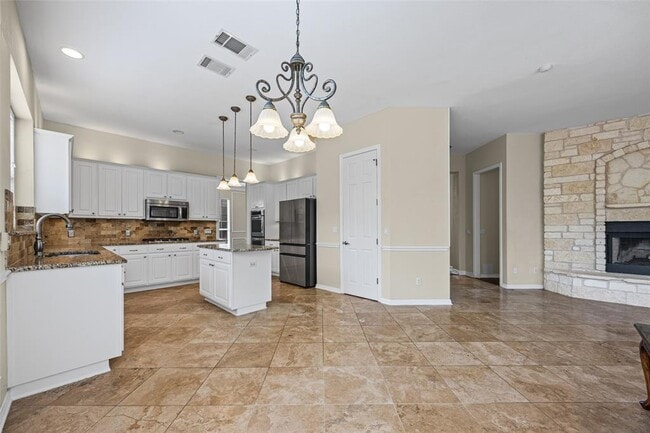 Building Photo - 10648 Bramblecrest Dr