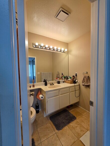 Building Photo - 9949 Scripps Westview Way