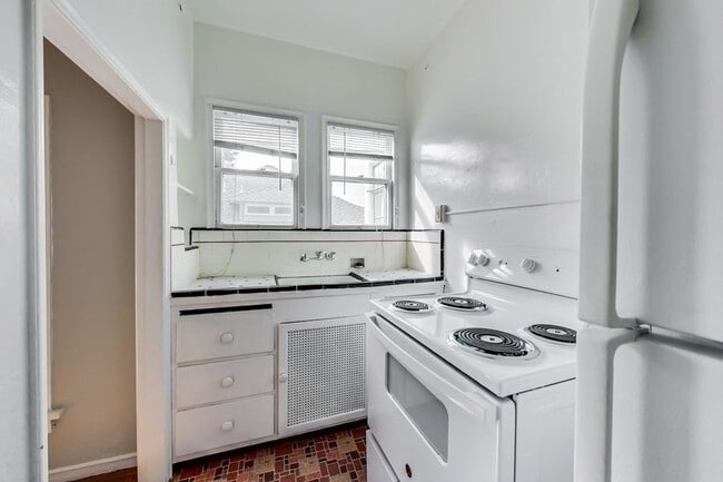 Building Photo - 2338 Channing Way