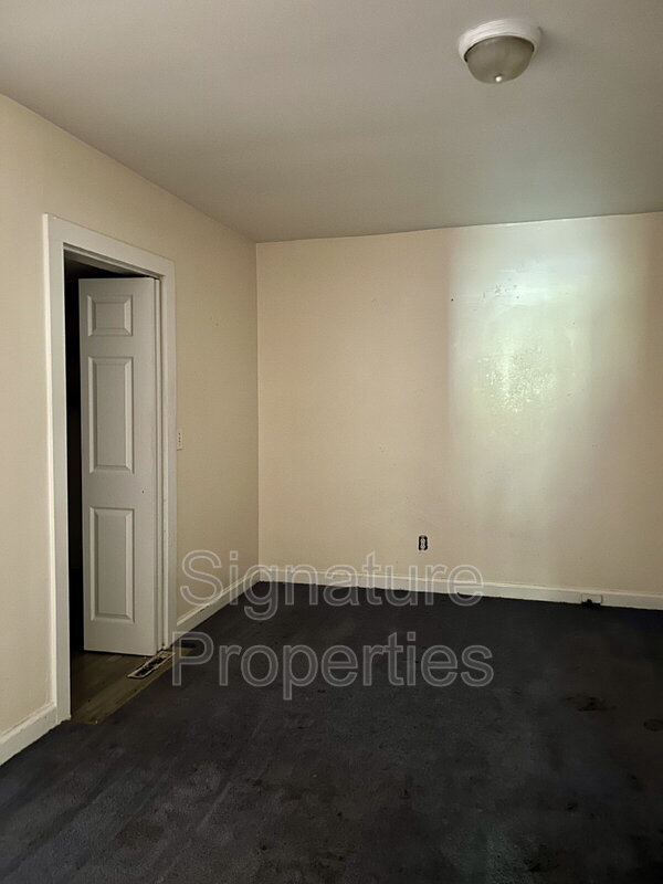 Building Photo - 1014 Adele St