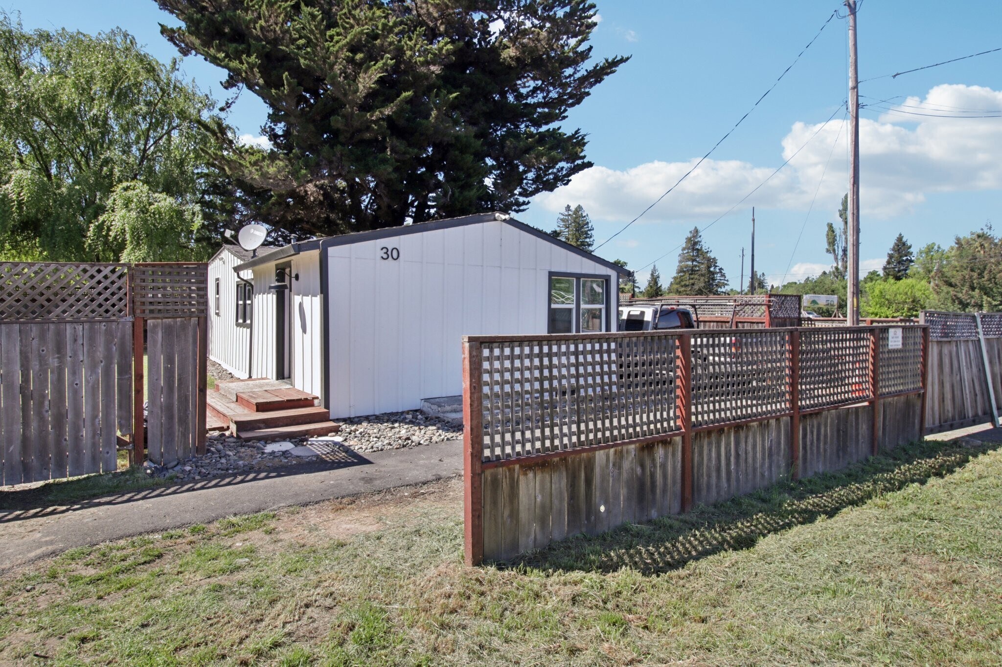 Building Photo - 30 Bloomfield Rd