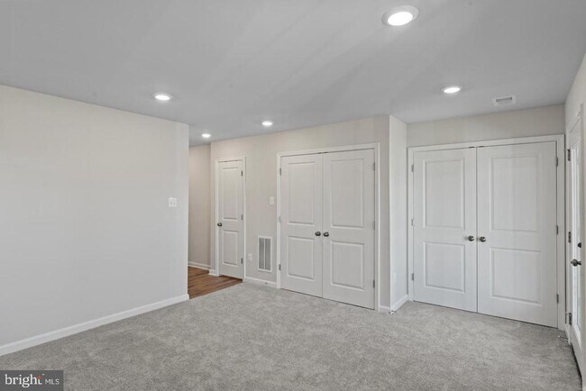 Building Photo - 51 Arsberg Dr