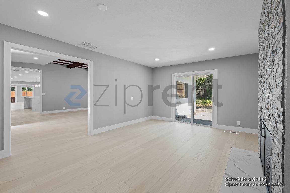 Building Photo - 3727 Northridge Dr