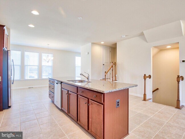 Building Photo - 127 Keller Ct