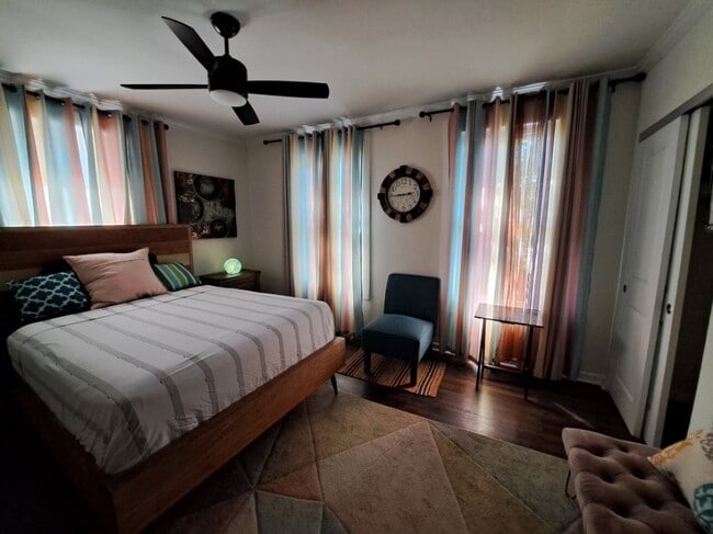 Queen Bedroom - 1545 Westview Dr SW