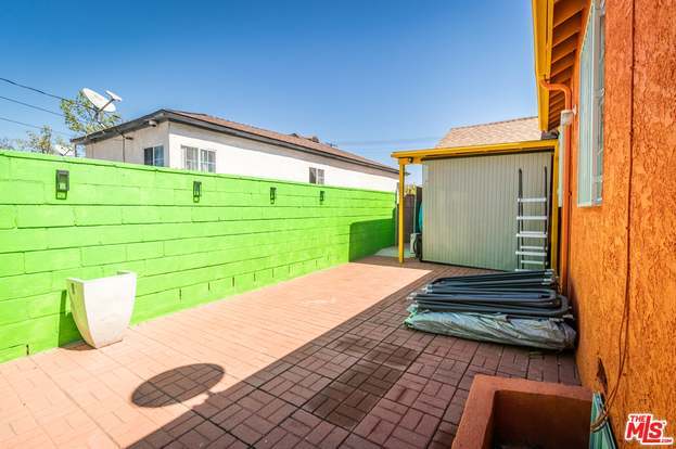 Building Photo - 6445 Tujunga Ave