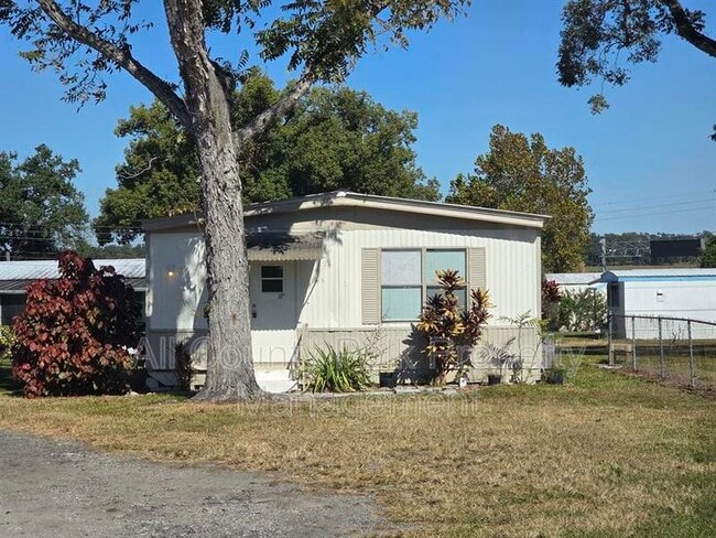 Primary Photo - 2735 W 10th St