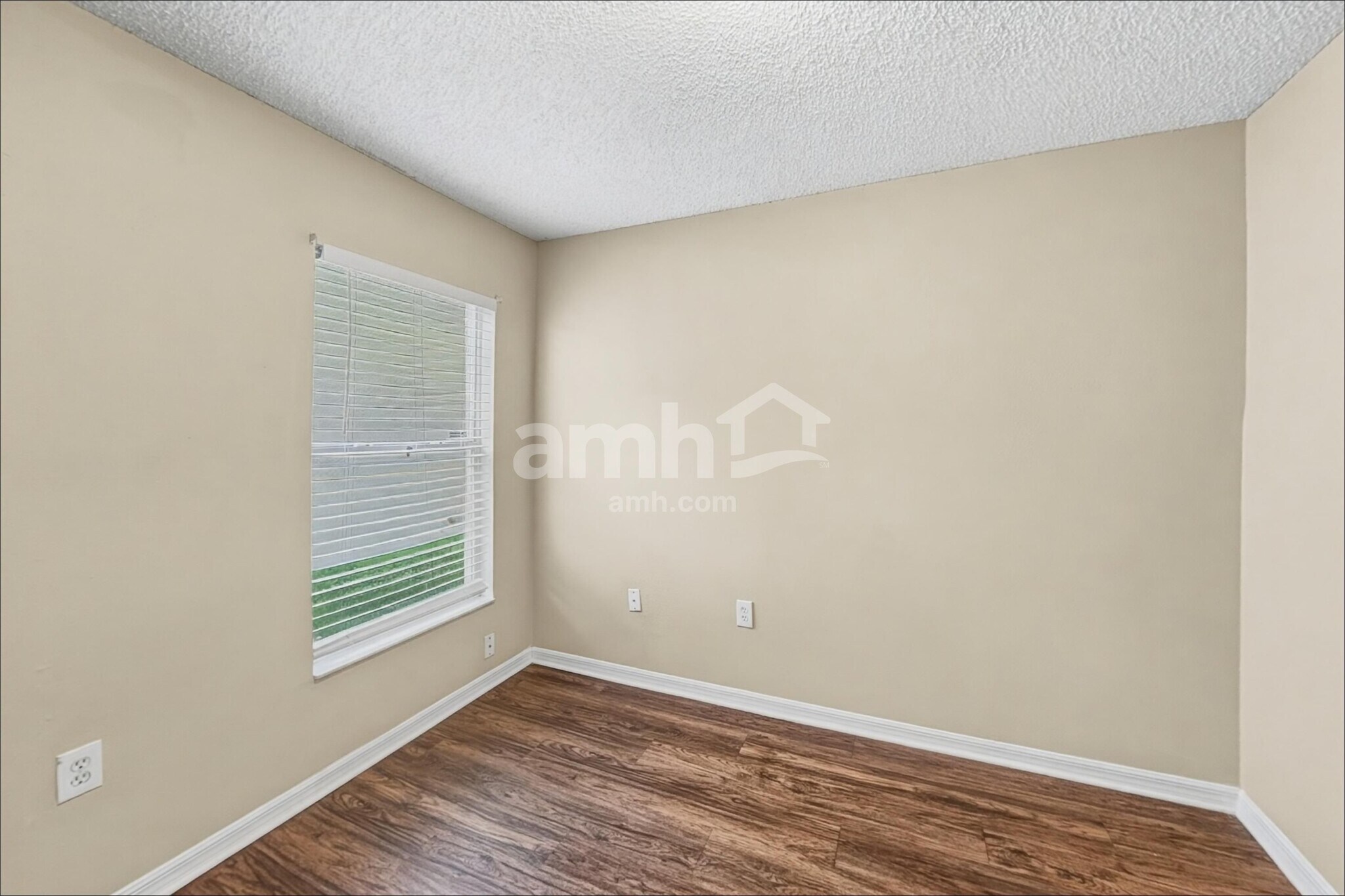 Building Photo - 2423 Hybrid Dr