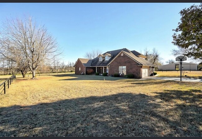 Building Photo - 11500 SW 29th St