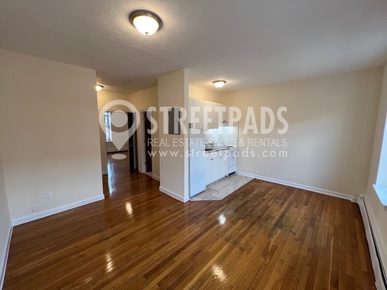 Building Photo - 172 N Beacon St