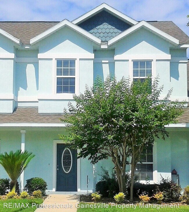 Primary Photo - 3 br, 2.5 bath House - 162 SW 145th Drive #10