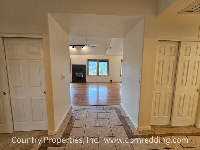 Building Photo - Back On Market! Amazing Short-Term Housing Opportunity in a Custom 4-Bedroom House!