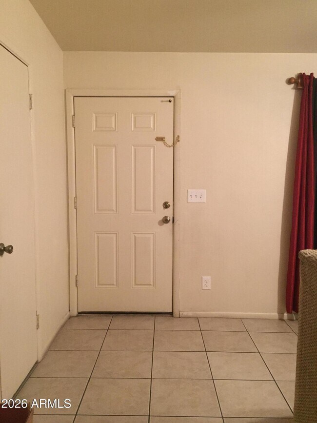 Building Photo - 7010 N 68th Dr