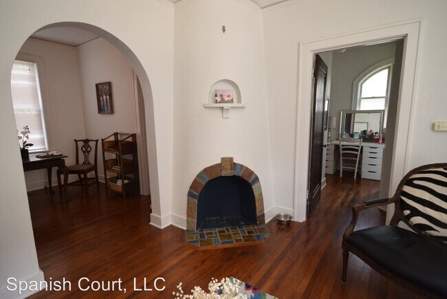 Building Photo - 808 N Palm St