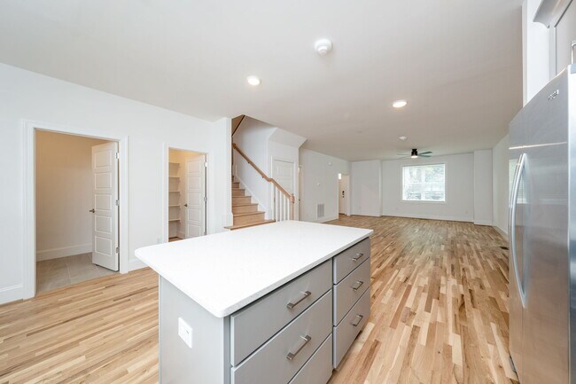 Building Photo - 3803 Lands End Ct