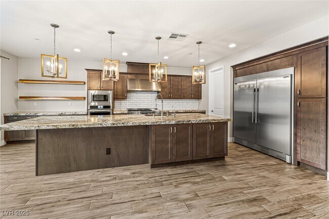 Building Photo - 4631 Amazing View St