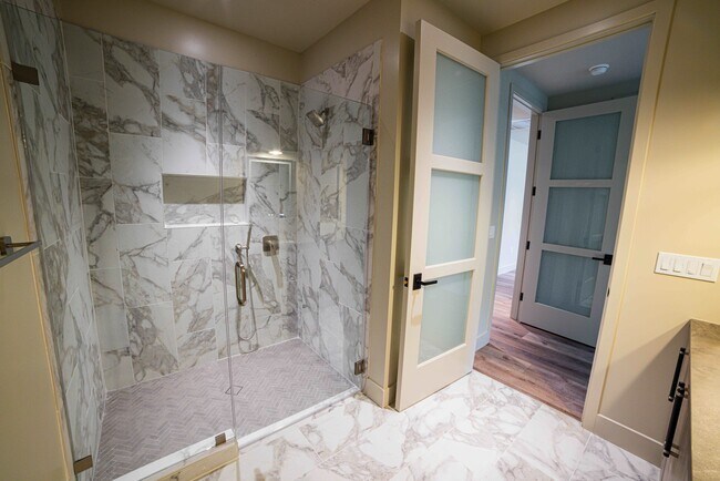 Building Photo - Rhine House Lofts