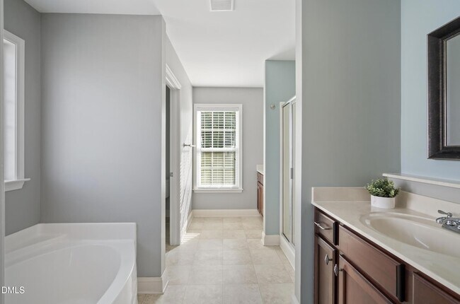 Building Photo - 4525 Cottendale Dr
