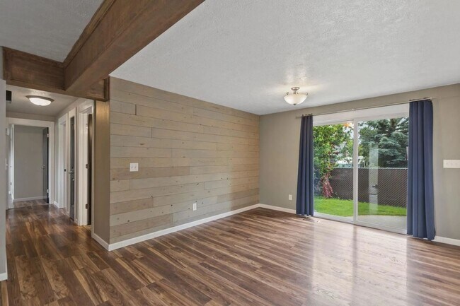 Building Photo - Beautiful 5-Bedroom Home in Mead School Di...