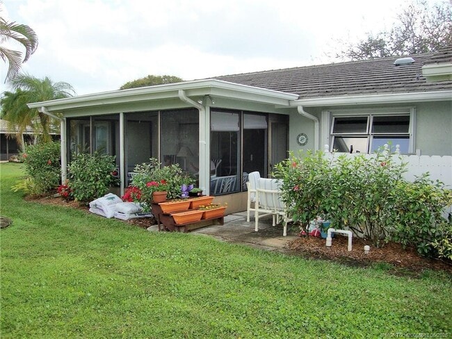 Building Photo - 1843 SE Granada Ln