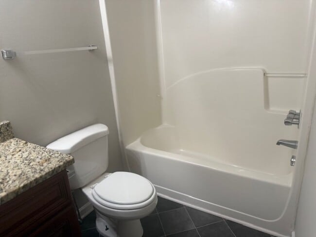Building Photo - Charming 3BR / 2 Bath Ranch in Hampton!