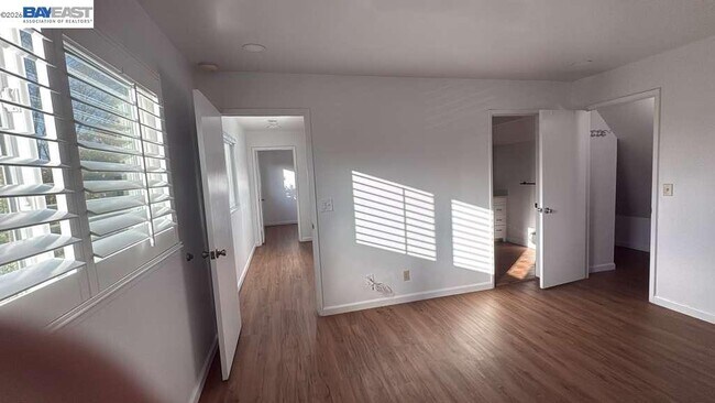 Building Photo - 101 E Portola Way