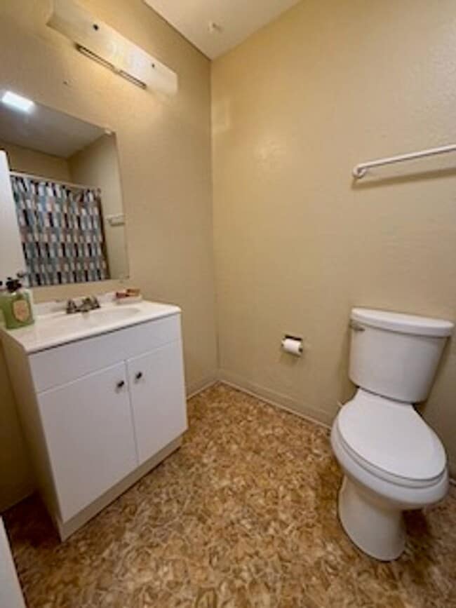 Building Photo - 544 Sandpiper Dr