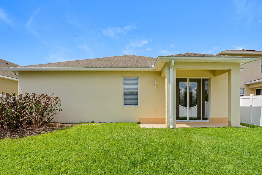 Building Photo - 14742 Stonebriar Way