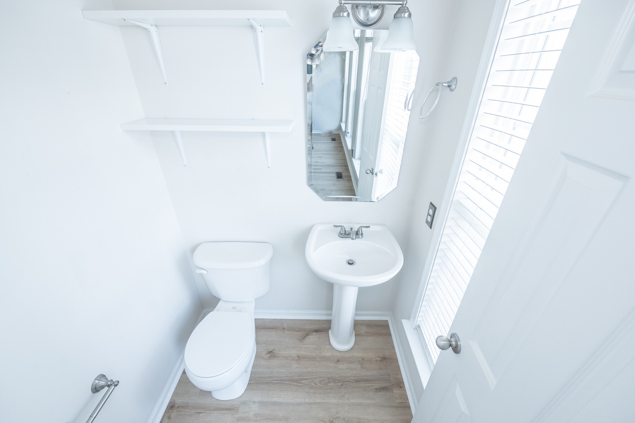 Main level half bath - 2922 Duvalla Ave