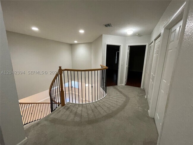 Building Photo - 16331 SW 49th Ct