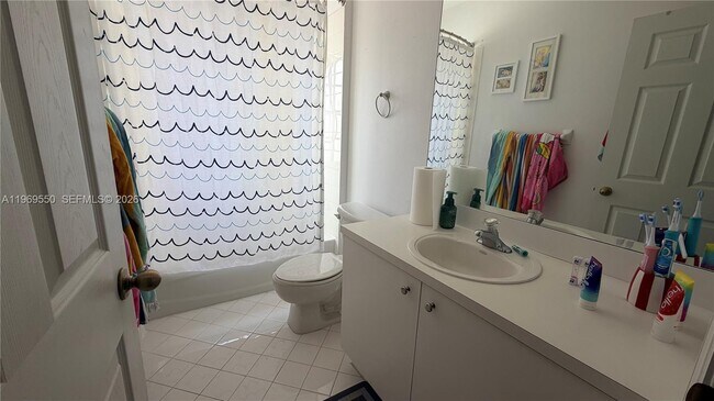 Building Photo - 9468 SW 221st Ln