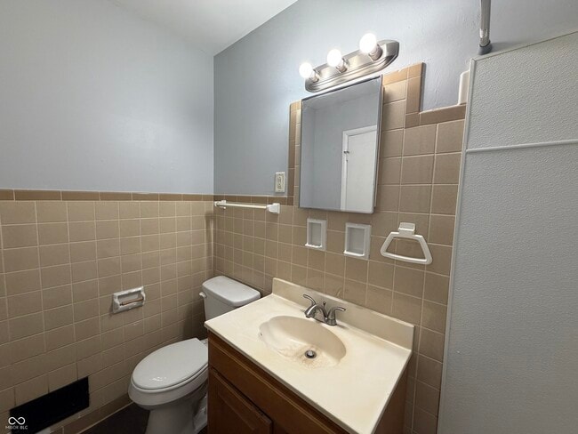 Building Photo - 2789 E Hanna Ave