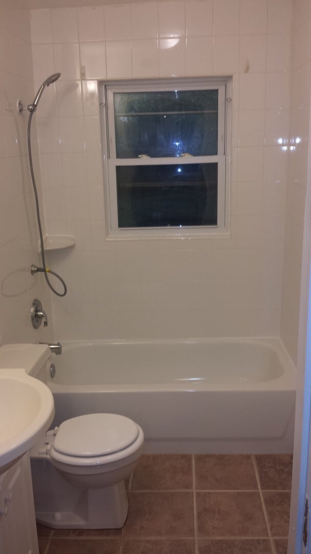 Building Photo - 4 Bedroom House